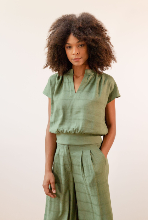 BLUSA CUELLO MAO VERDE PAN PRODUCTO BÁSICO - Imagen 2