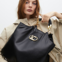 BOLSO SHOPPER NEGRO DETALLES DORADO LOLA CASADEMUNT