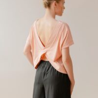 CAMISETA ESCOTE ESPALDA PAN PRODUCTO BÁSICO