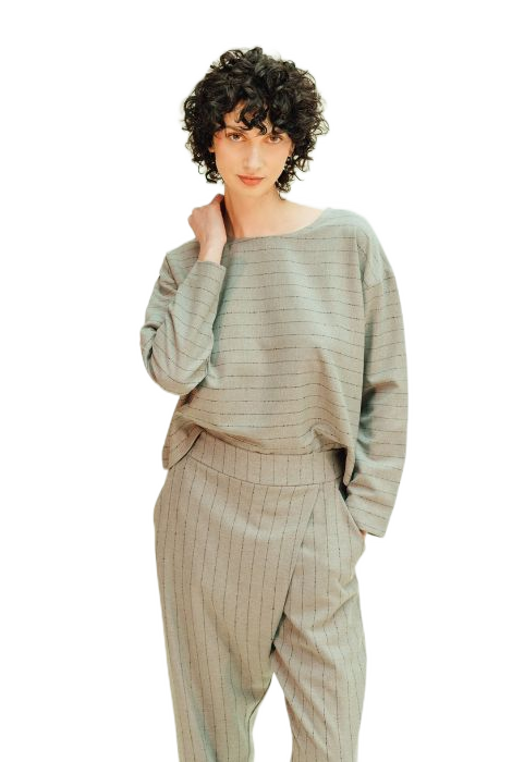 BLUSA GRIS RAYAS PAN PRODUCTO BÁSICO