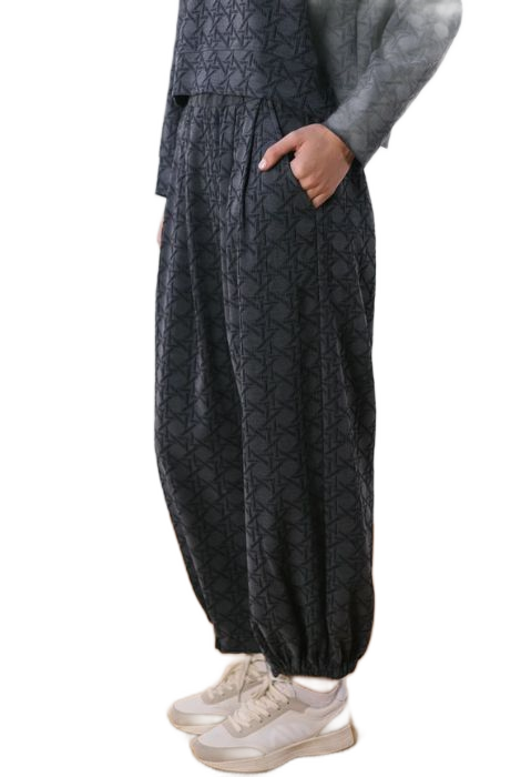 PANTALÓN JACQUARD GEOMÉTRICO PAN PRODUCTO BÁSICO