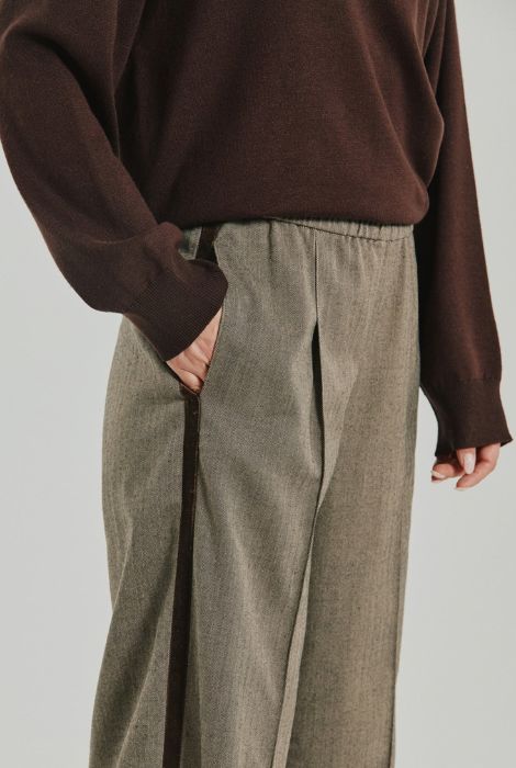 PANTALÓN SOFY ESPIGUILLA MARRÓN FREEQUENT