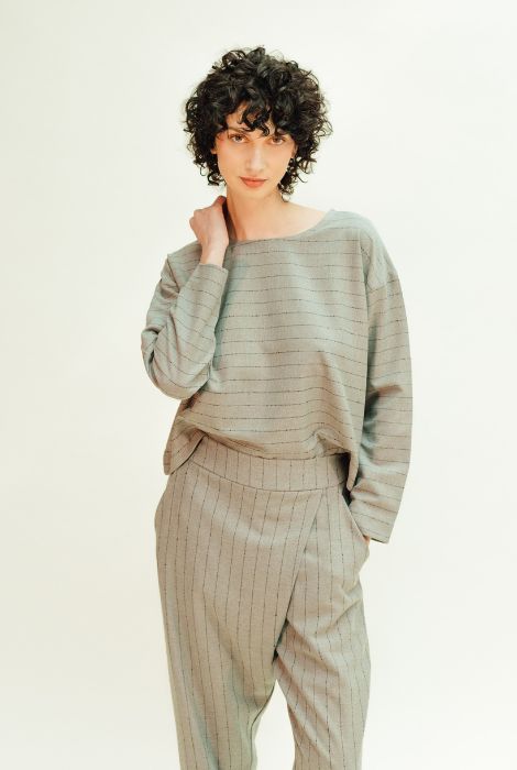 PANTALÓN WRAP GRIS RAYAS PAN PRODUCTO BÁSICO - Imagen 2
