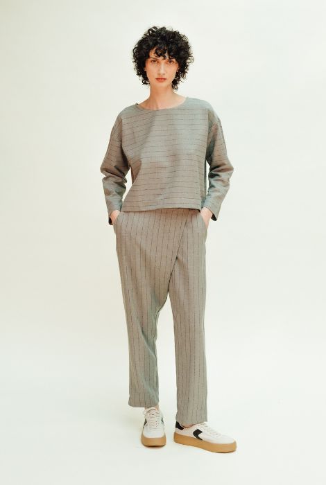 PANTALÓN WRAP GRIS RAYAS PAN PRODUCTO BÁSICO