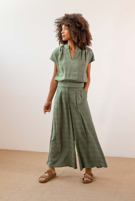 PANTALÓN ANCHO VERDE PAN PRODUCTO BÁSICO - Imagen 3