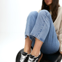 DEPORTIVA NEGRA NYLON DETALLE STRASS LOLA CASADEMUNT